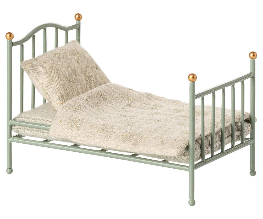 Jucarii educative - ACCESORII MAILEG - Pat vintage, Șoarece -Mint- Single