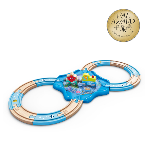 Jucarii Hape - Jucarie din lemn - Tren de jucarie cu animale marine (15 piese)
