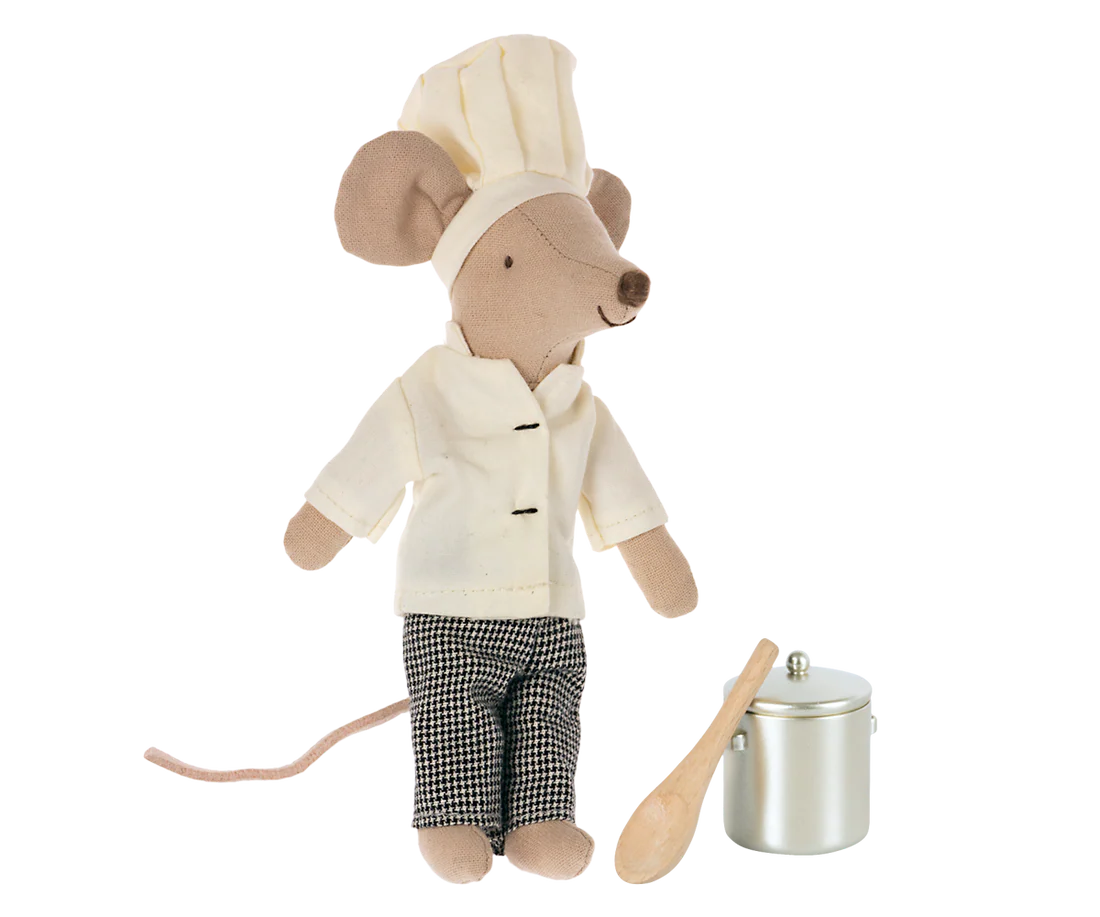 Jucarii educative - accesorii maileg - Jucarie textila -Șoarece bucătar cu oală de supă și lingură