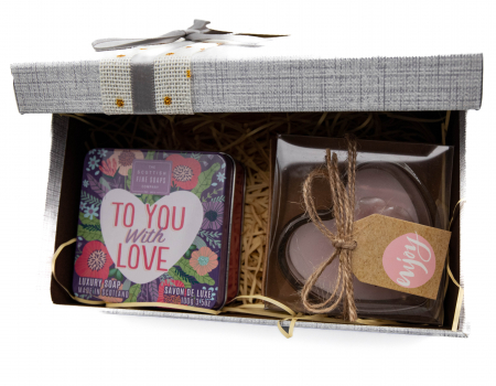 Set cadou femei, sapun de lux si lumanare trandafir [0]