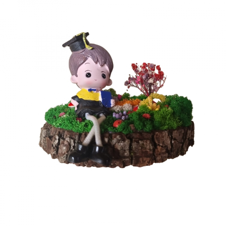 Decoratiune Primavara realizata pe felie de lemn, accesorizata cu licheni stabilizati, Absolvent, 20 cm [1]