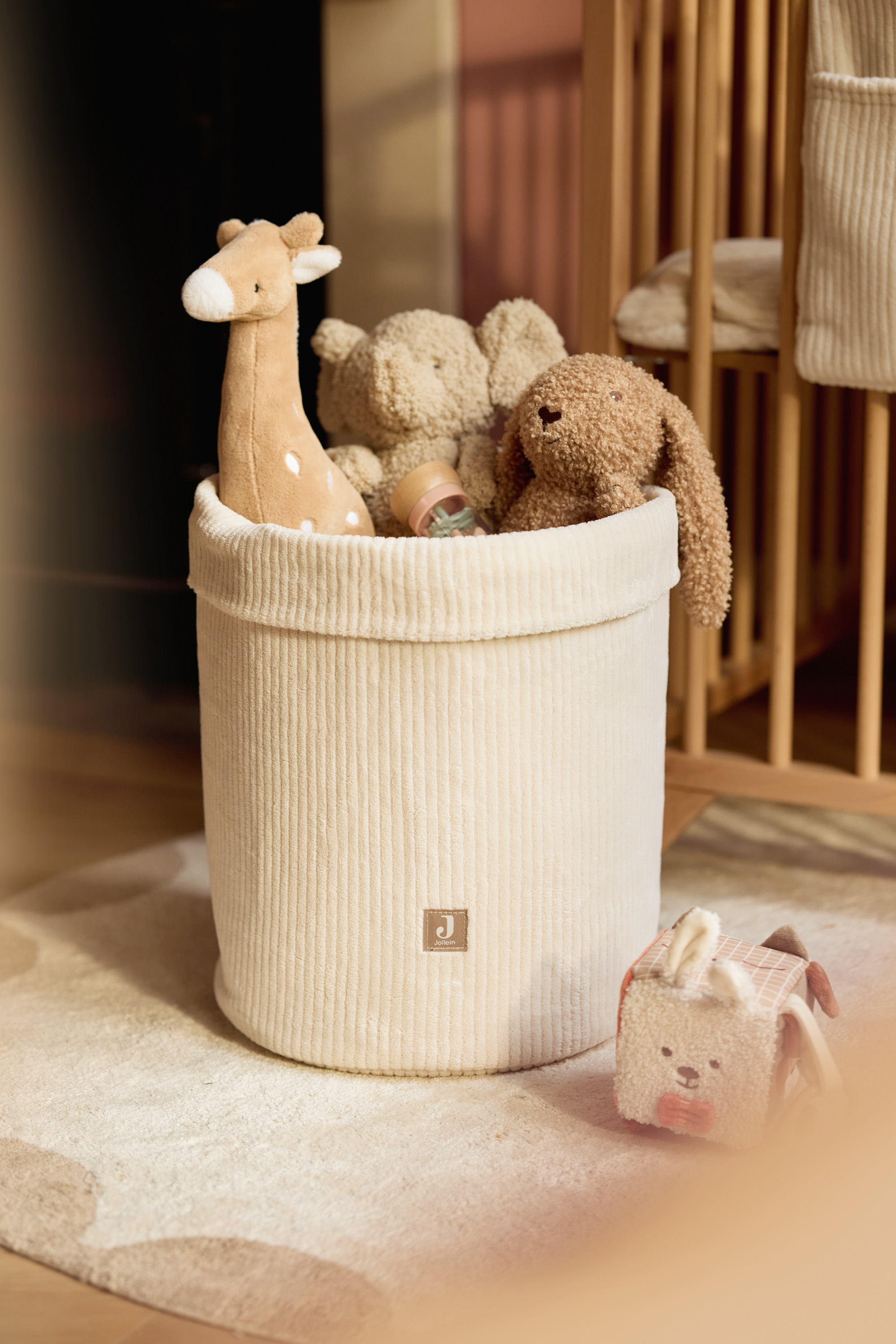 Coș de depozitare cameră copii Ivory Cloudy Rib Oatmeal Jollein, design textil moale