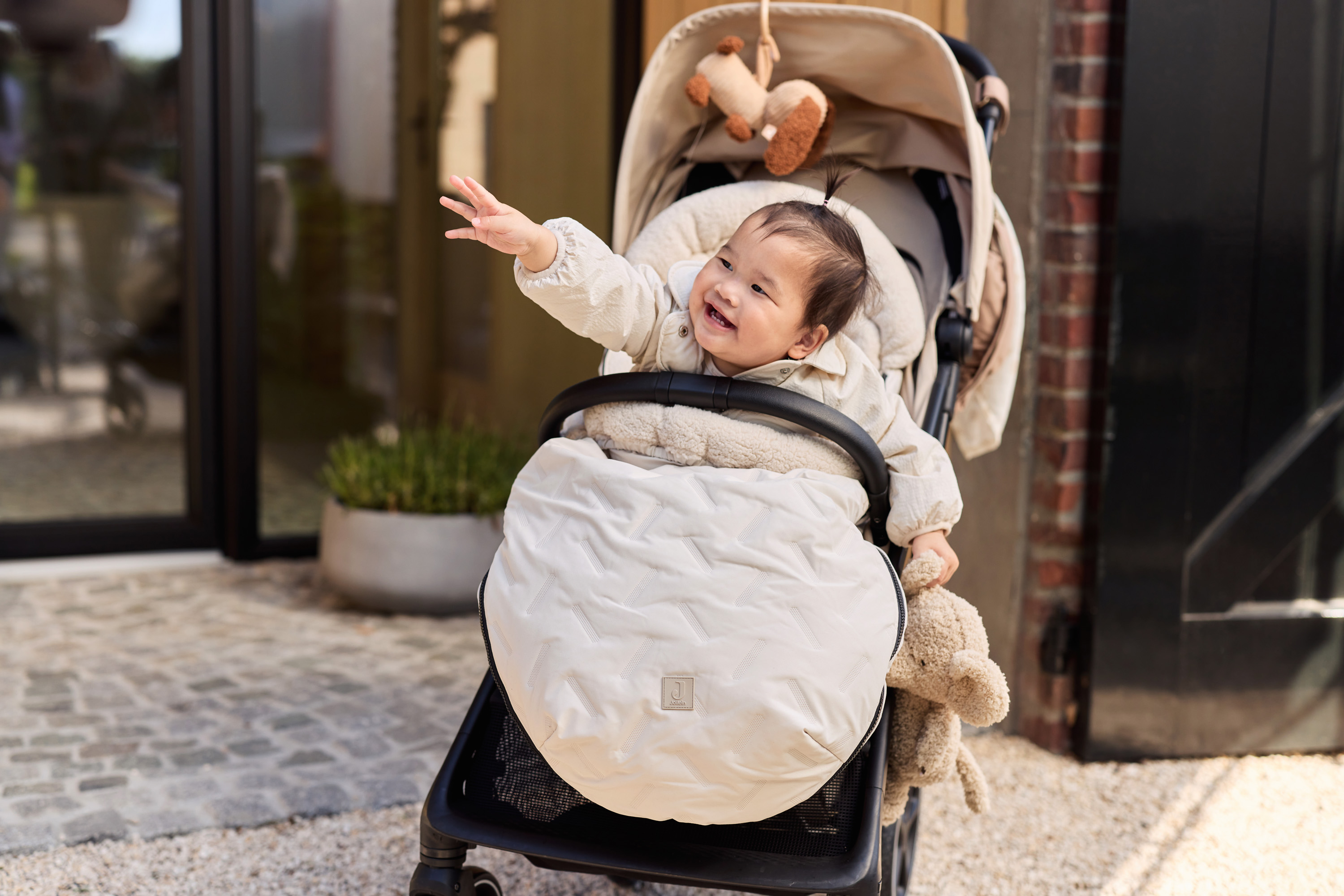 Bebelușii iarna afară – ghid complet pentru ieșirile în siguranță