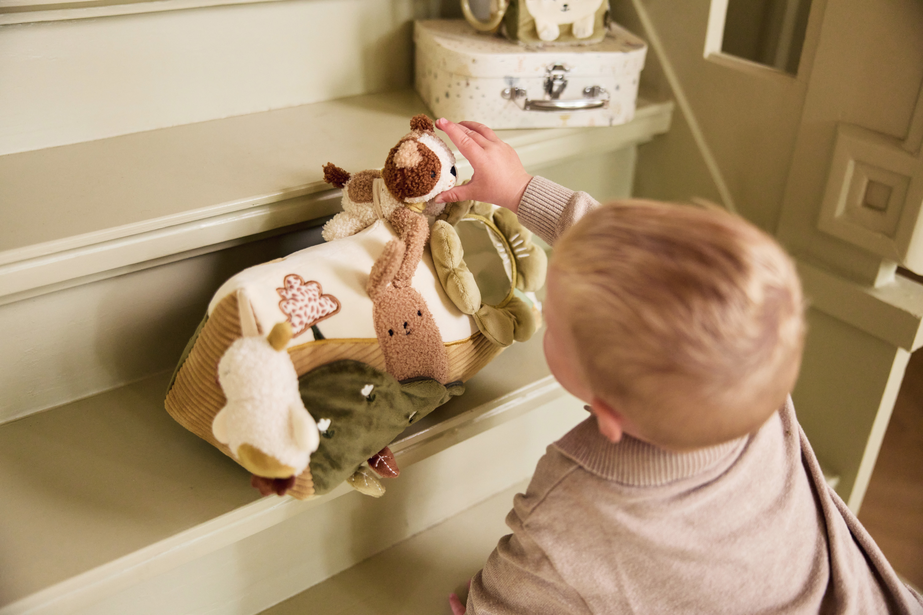 Jucărie senzorială din pluș pentru bebeluși Tiny Park Jollein, cu accesorii interactive