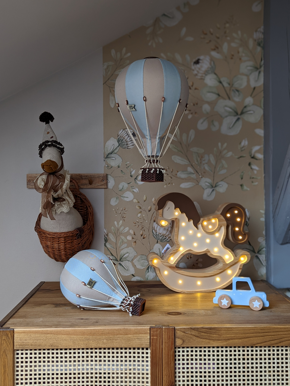 Balon decorativ cu aer cald bej bleu 28 cm [4]