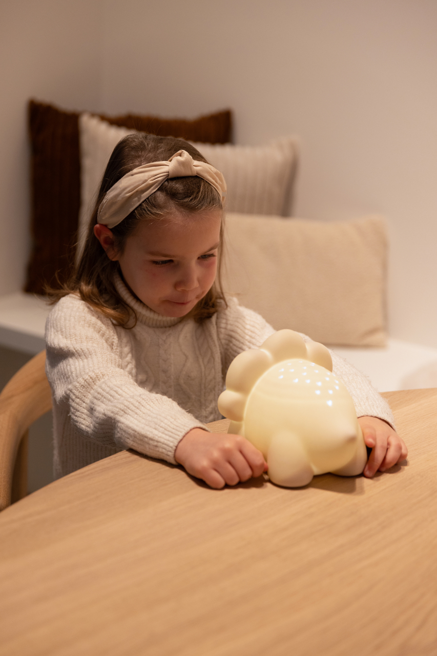 Lampă de veghe cu proiector Juliette Dino Sand – Atelier Pierre Junior [8]