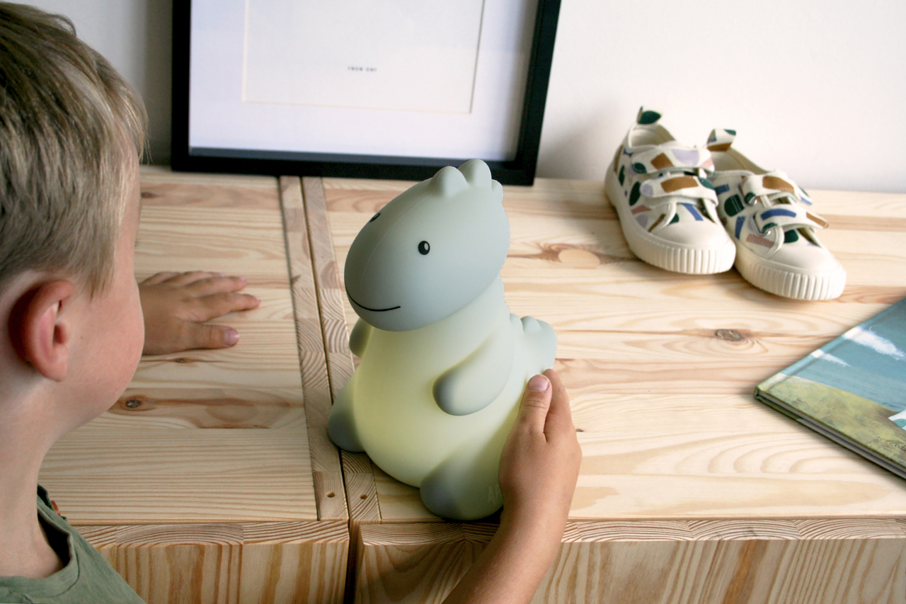 Lampă de veghe dinozaur Jeroom Dino Sage – Atelier Pierre Junior [12]