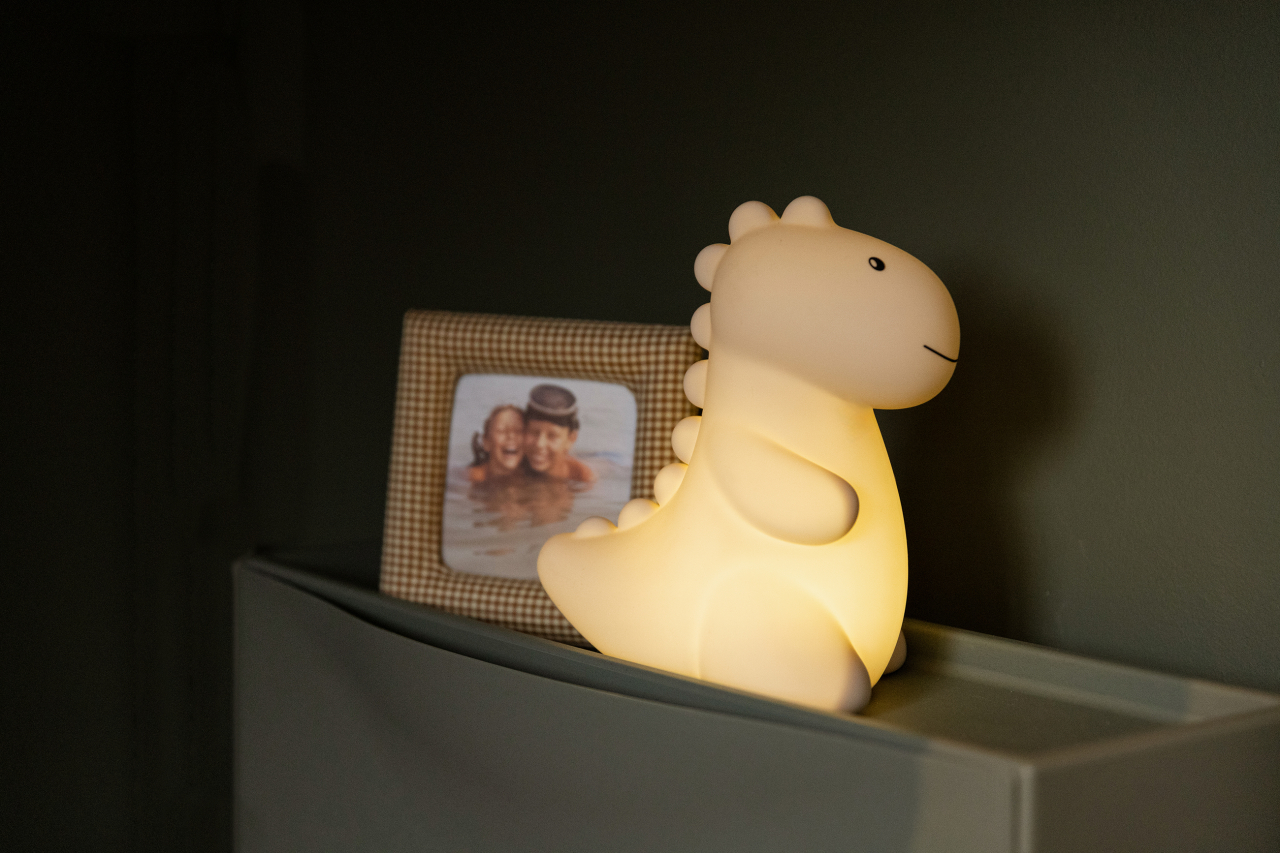 Lampă de veghe dinozaur Jeroom Dino Sand – Atelier Pierre Junior [5]