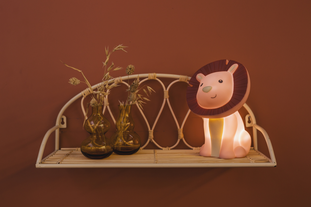 Lampă de veghe reîncărcabilă leu Hakuna Lion Magnolia – Atelier Pierre Junior [7]