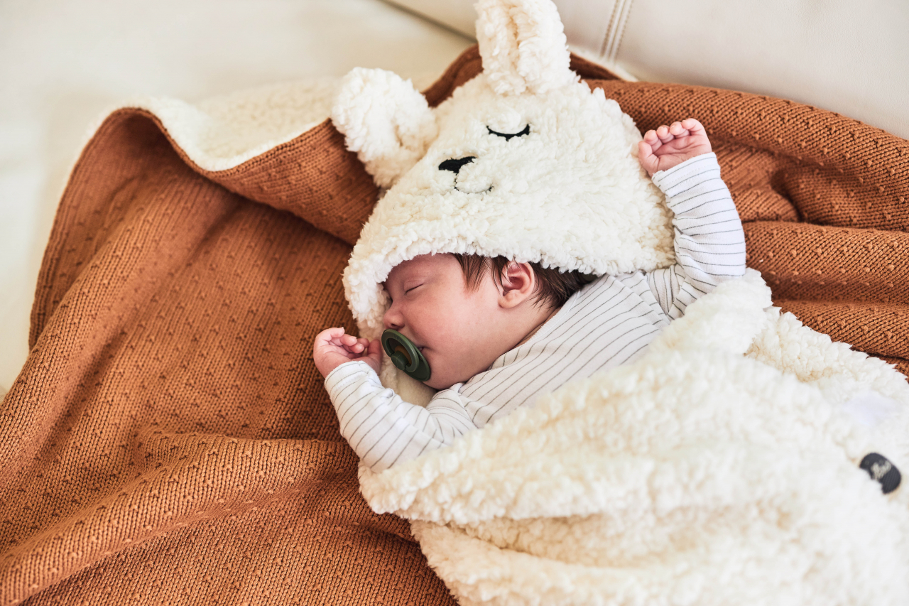 Păturică de înfășat bebeluși cu glugă pentru bebeluși Bunny alb Jollein [5]