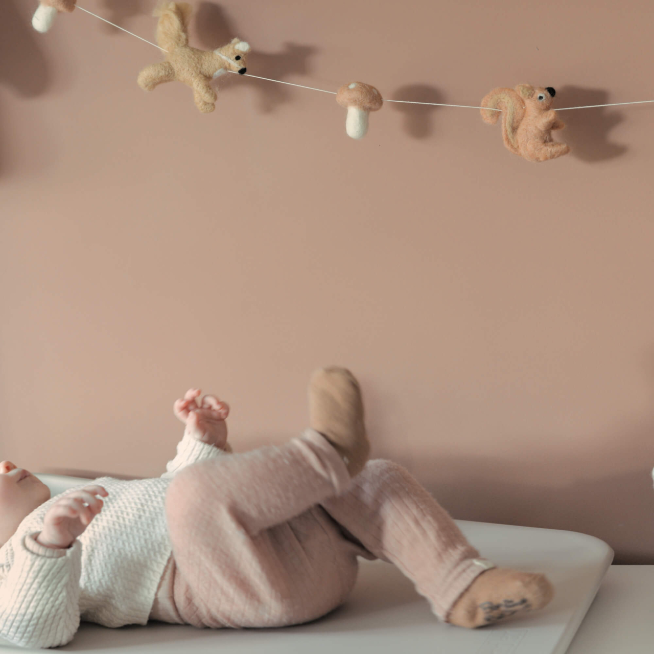 Set carusel decorativ pentru pătuț bebeluși cu animale din pădure si ghirlanda Forest Babybello [4]