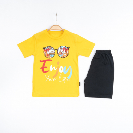 BĂIEȚI - Set 2 Piese de Vară pentru Băieți Enjoy- Tricou galben și Pantalon Scurt Negru
