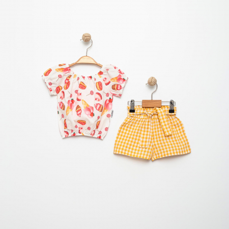 FETE - Set 2 Piese Fete "Delicii de Vară" - Top Alb cu Imprimeu și Pantalon Scurt Galben