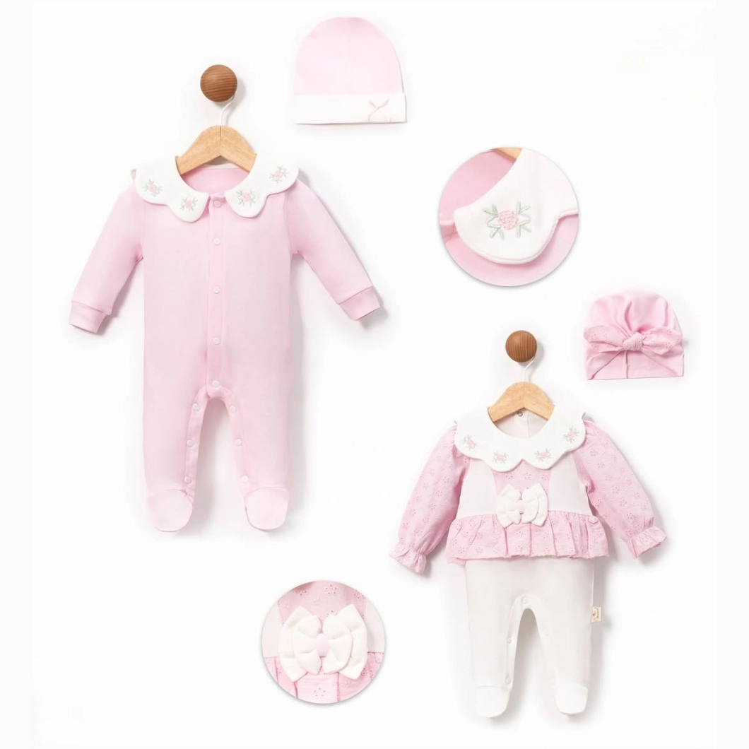 Set 2 Salopete cu Căciuliță Fetițe – Bumbac OEKO-TEX, Guler Brodat și Volănașe [0]