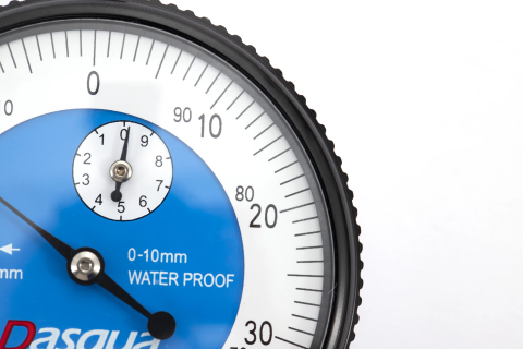 Ceas comparator mecanic Dasqua cursa 0-10 x 0.01 mm cu protectie IP54 [2]