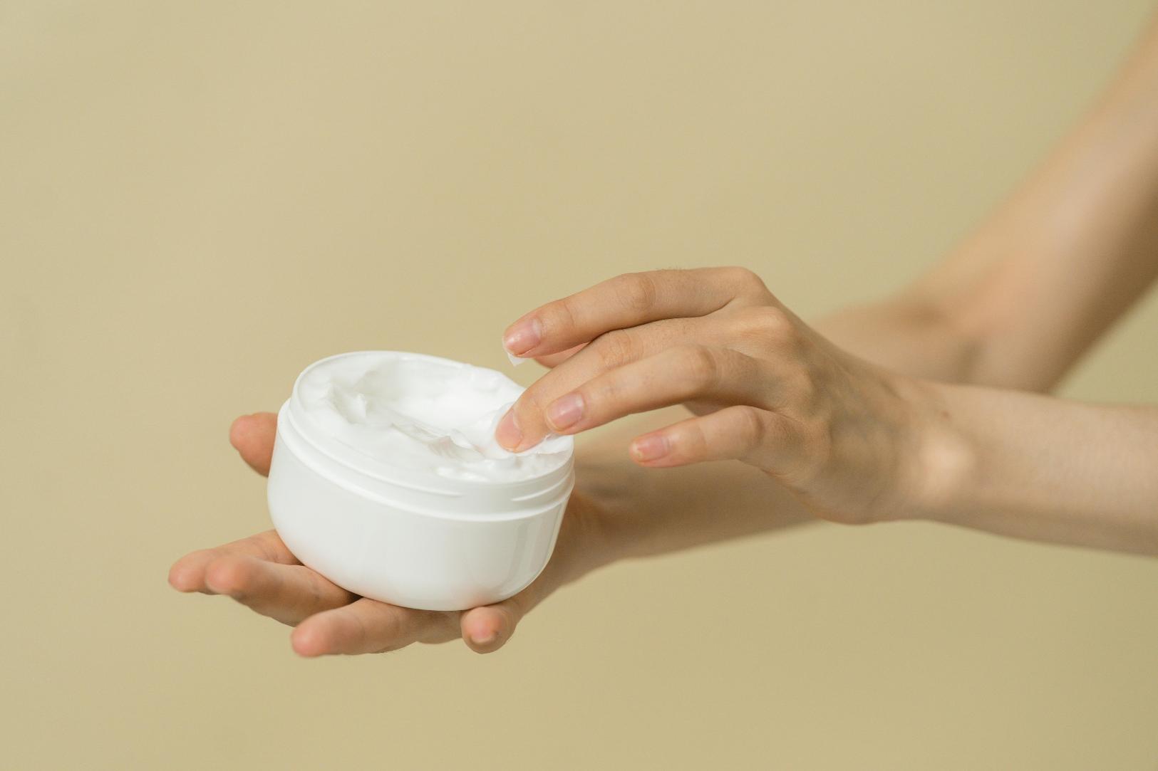 Ten tern - maini, crema alba - miglo.ro