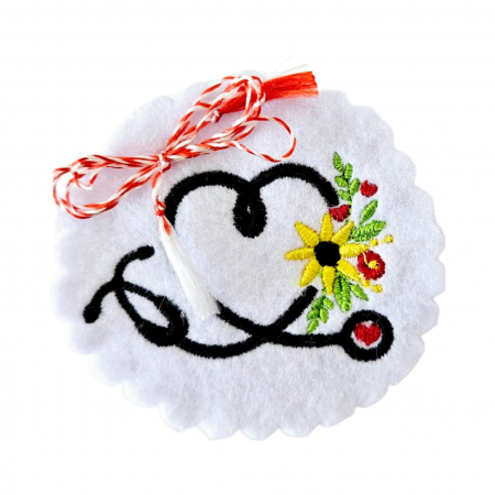 Martisoare - Martisor brodat cu flori si stetoscop