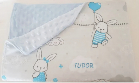 Paturici pentru copii - Paturica personalizata cu iepurasi