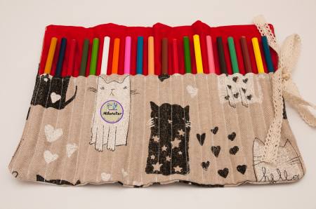Penare textile - Penar pentru creioane colorate cu pisicute albe si negre
