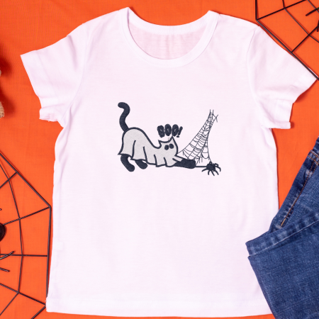 Colectia Halloween- Boo-tiful & Brodat - Tricou damă alb Pisica Fantoma si panza de paianjen