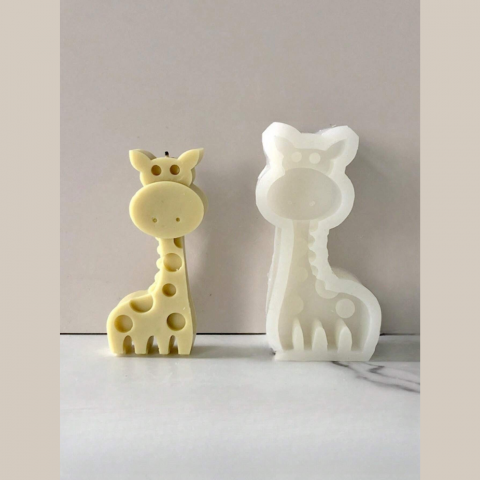 Matrita de silicon, Milmatt, Model Girafa, pentru lumanari, silicon alimentar, non toxic, 110 x 60 mm [2]