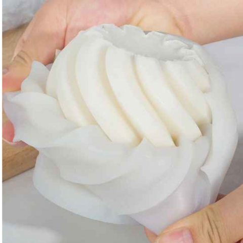 Matrita de silicon, Milmatt, Model Minge geometrica spirala, pentru lumanari, silicon alimentar, non toxic, 92 x 82 mm [2]