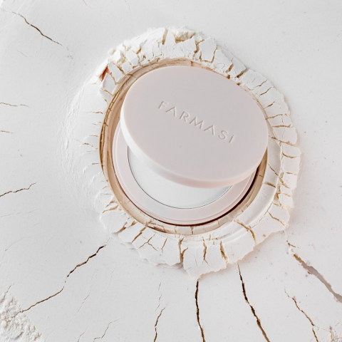 Machiaj - Pudră Translucidă Farmasi Setting – Fixare Impecabilă și Finish Natural