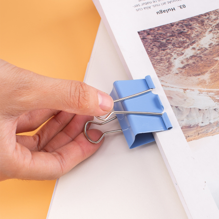 Clipsuri hartie Deli 32 mm, color – 24 buc/cutie [1]