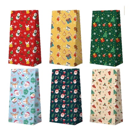 Craciun - Set 12 Pungi de Cadou, Tema Craciun, cu Motive Festive, 12 Stickere Incluse, 24 x 13 x 8 cm, din Hartie, Multicolor