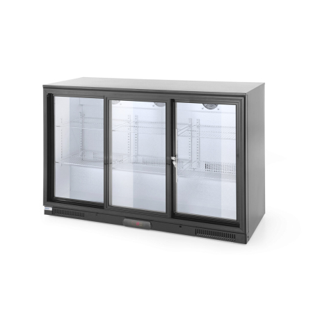 Echipamente Profesionale Bucatarie - Vitrina frigorifica de prezentare 3 usi glisante interval temperatura 2/10?C, 300 W, corp inox, ARKTIC by Hendi, 1335x500x(h)900 mm 338 Litri, Clasa energetica E