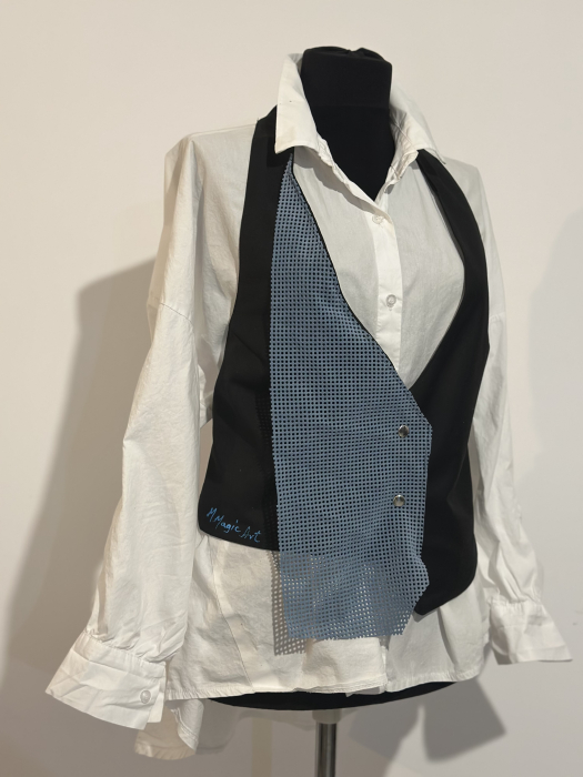 Vestă cu inserție de piele [2]