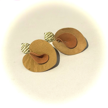 Cercei din piele naturala - Cercei în nuanțe de maro și auriu