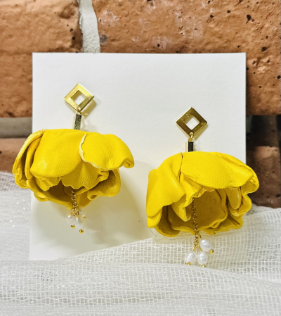 Cercei din piele naturala - Cercei Floare