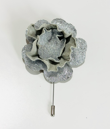 Broșe din piele naturala - Brosa Rosa Viva - M010