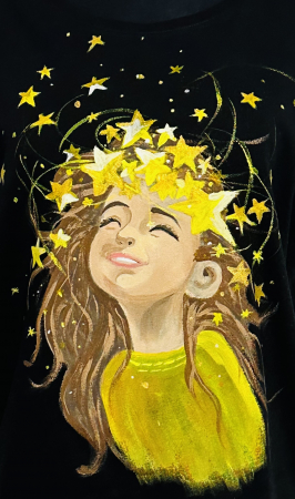 Tricouri pictate manual - Model Fetita cu stelute