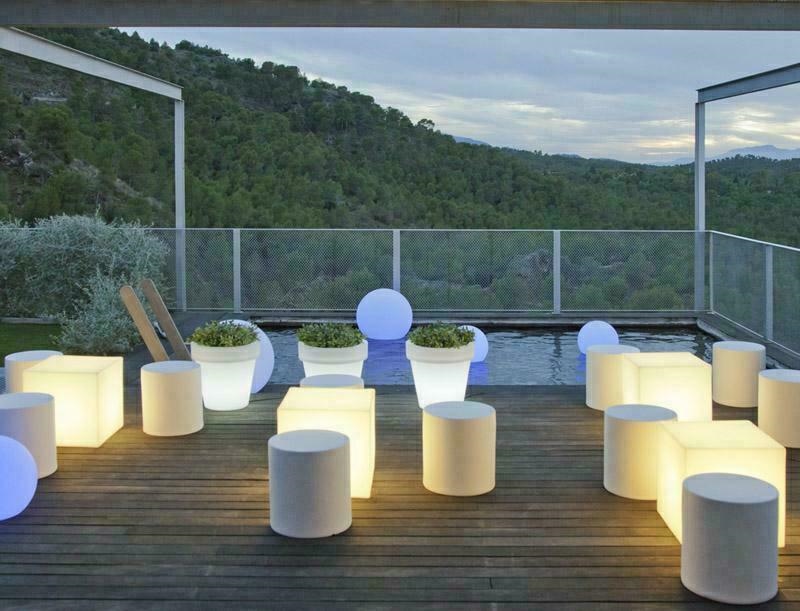 Produse - Lampa de Grădină Cuby 20x20x20 cm, Polietilen Alb, Protecție IP65 - New Garden