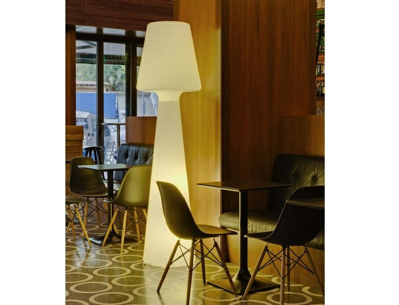 Produse - Lampa de Podea Lola 55x55x200 cm - New Garden