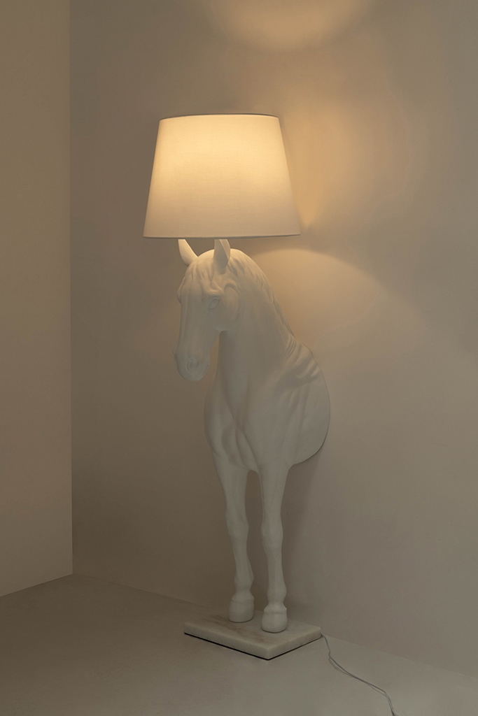 Lampadar Horse Stand M 45x64x185 cm, Fibră de Sticlă Alb Mat - Moosee [6]