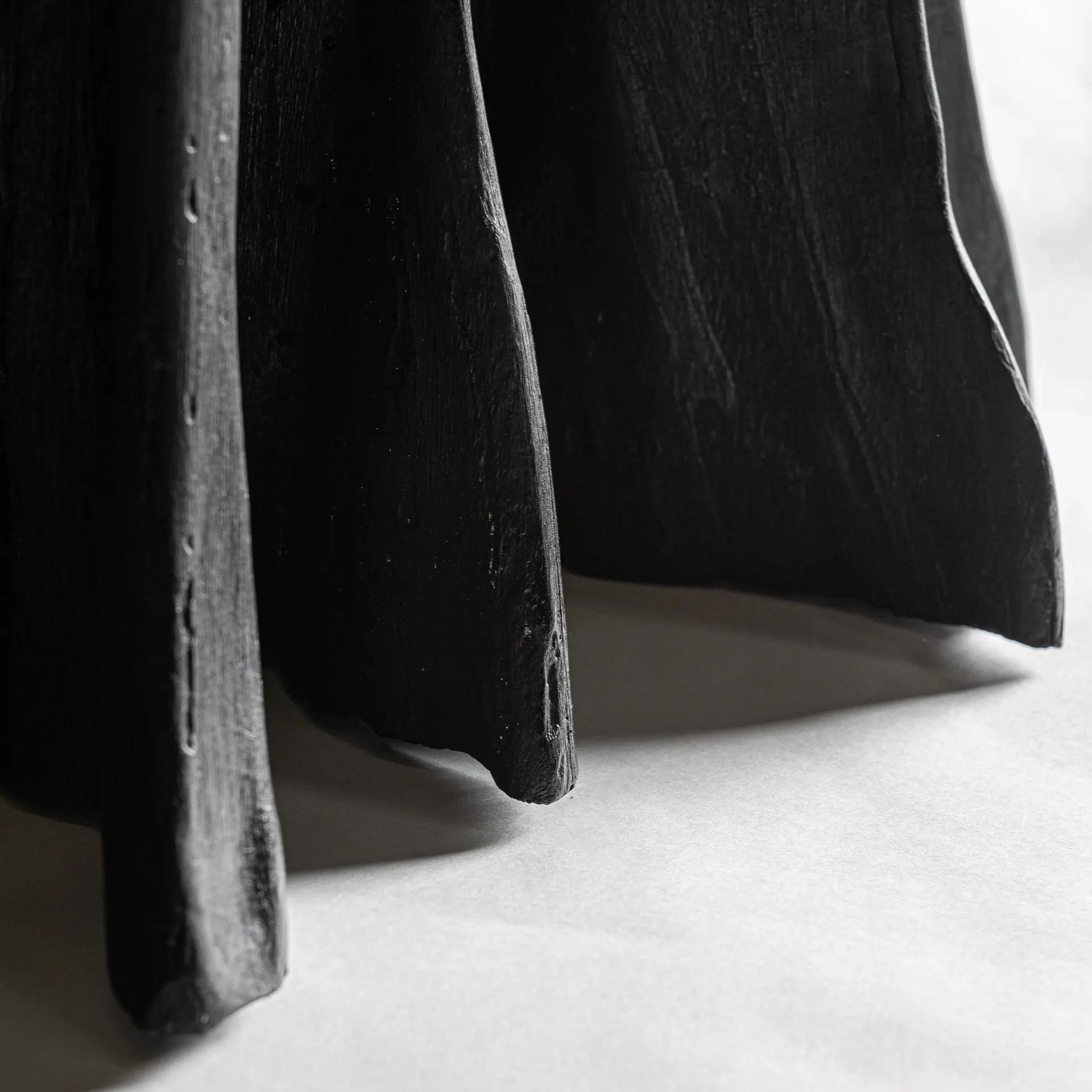 Sculptura de Podea Kaine din Lemn de Suar Negru, 120x120x417cm, VicalHome 38344 VicalHome 38344 [16]