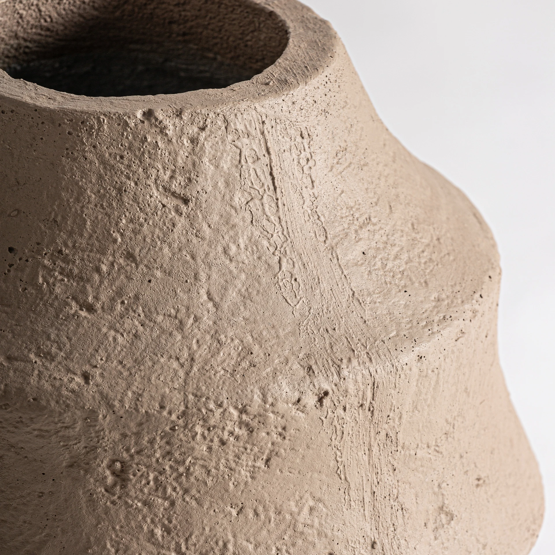Vaza Decorativa din Fibra de Sticla si Beton, Maro Deschis, 29x29x38 cm - VicalHome 36822 [4]
