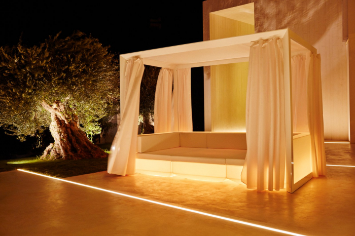 Baldachin premium gradina/piscina Vela 305x182x215 cm cu iluminare LED si perdele retractabile, 54130F+54079/80/28 - Vondom [5]