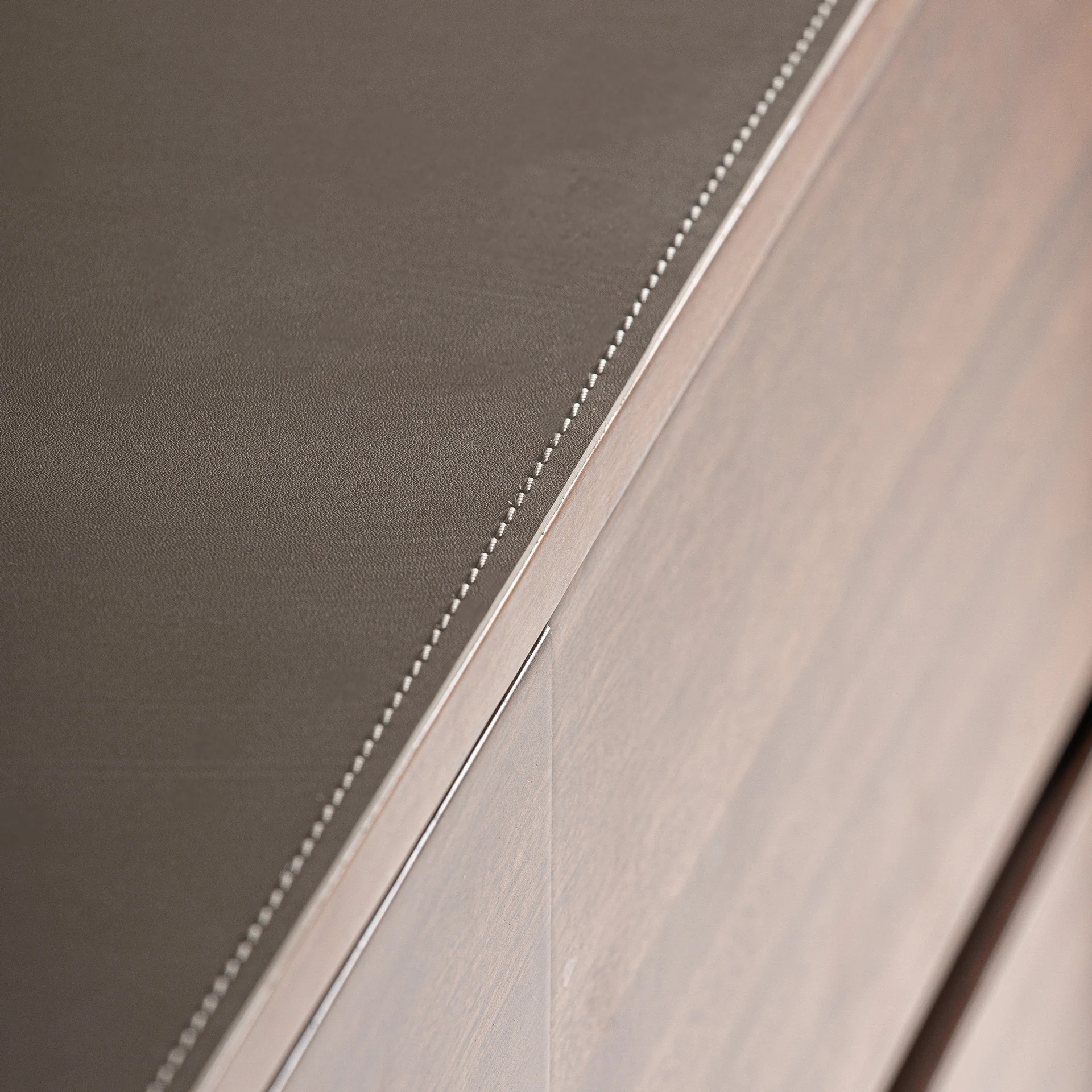Comoda cu Sertare din Furnir de Eucalipt, Piele Ecologica si Placaj, Maro, 140x45x76 cm - VicalHome 37563 [7]