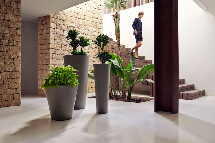 Ghiveci decorativ gradina conic inalt High Cone Ø35x100 cm cu iluminare LED, culoare personalizabila, 40535 - Vondom [5]