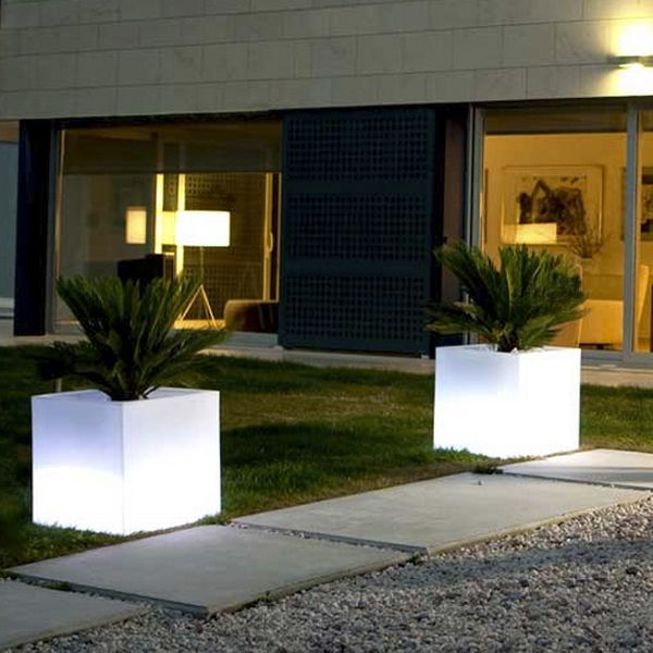 Ghiveci flori gradina forma cub LED Cube 80x80x80 cm, 41380A - Vondom [4]