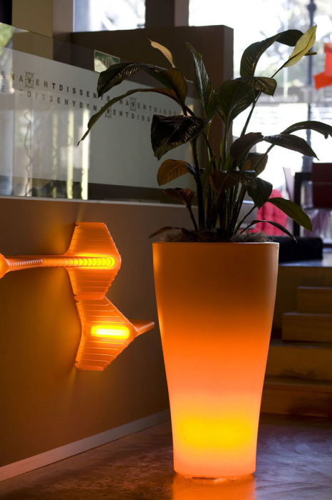 Ghiveci flori inalt LED Curved Ø45x68 cm design modern, control smart optional, 42145A - Vondom [7]