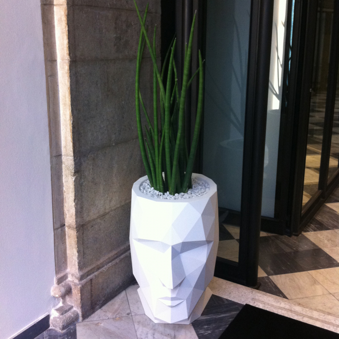 Ghiveci flori LED Adan Planter 70x96x100 cm, forma sculptura fata geometrica, 49074A - Vondom [12]