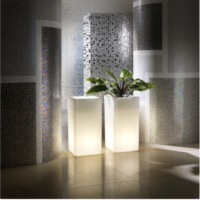 Jardiniera gradina forma inalta patrata LED Tower 20x20x80 cm, 44120A - Vondom [4]