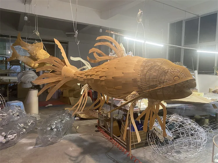 Koi – Candelabru sculptural pește koi, lemn natural, LED, diverse dimensiuni [4]