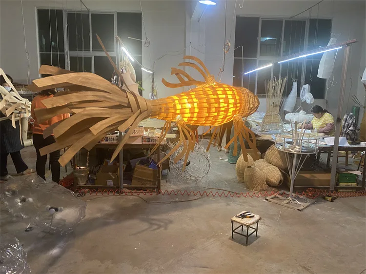 Koi – Candelabru sculptural pește koi, lemn natural, LED, diverse dimensiuni [5]