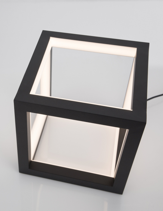 Lampa de masa forma cub aurie/neagra LED dimabil Gerho 16x16 cm, design minimalist, 9818161 - Novaluce [5]